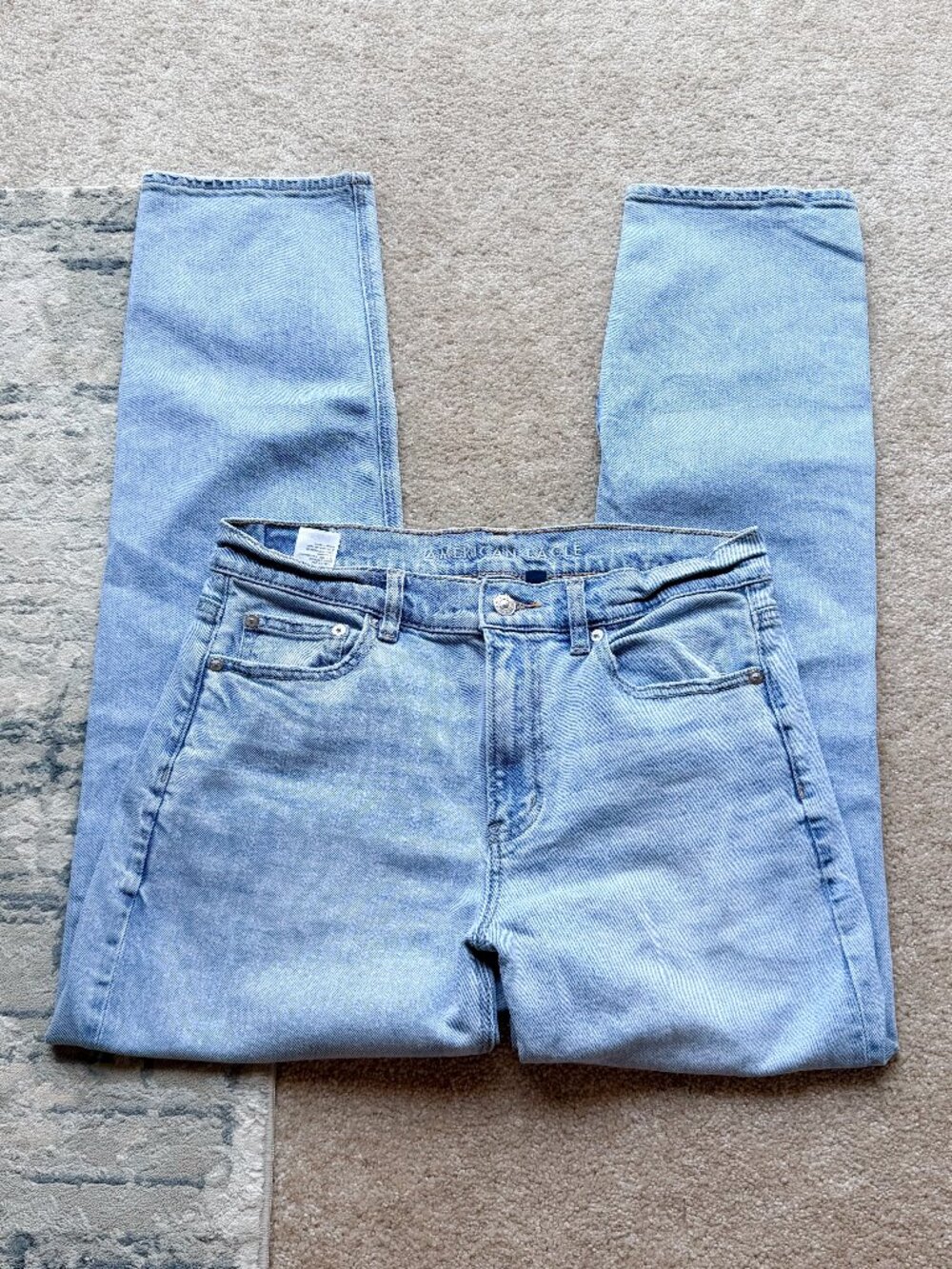 American Eagle Super High Rise Straight Leg Jeans Light Wash - 8R Stretch